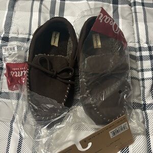 Men’s dear foam slippers sz small 7-8